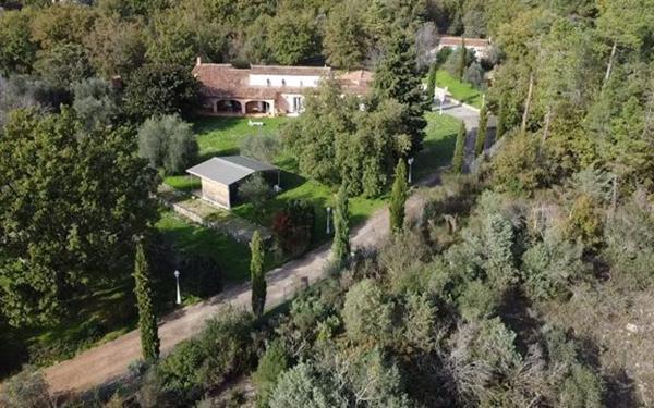 Maison à vendre    7 pièces • 284 m2 Saint-Cézaire-sur-Siagne