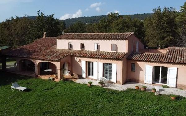 Maison à vendre    7 pièces • 284 m2 Saint-Cézaire-sur-Siagne