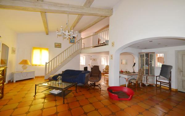 Maison à vendre    7 pièces • 284 m2 Saint-Cézaire-sur-Siagne