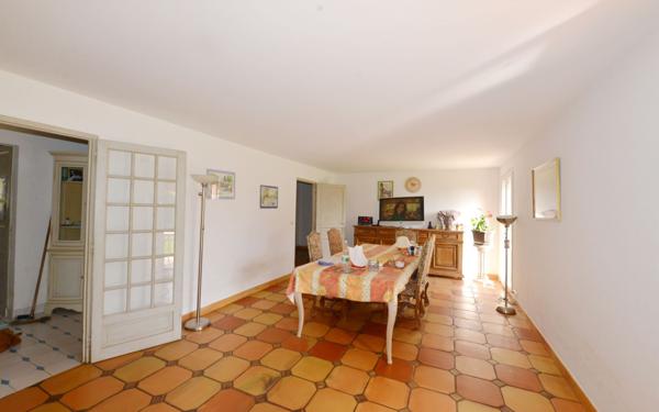 Maison à vendre    7 pièces • 284 m2 Saint-Cézaire-sur-Siagne