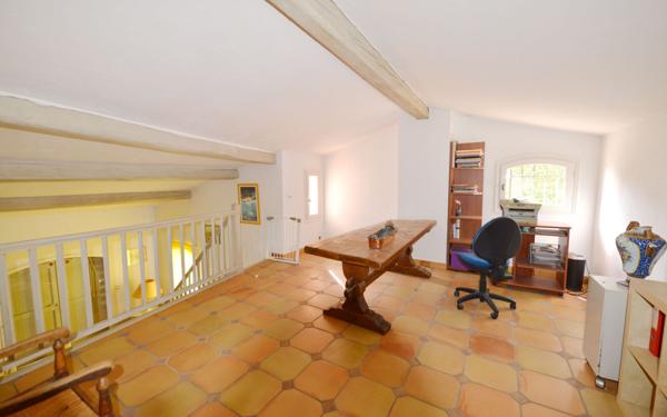 Maison à vendre    7 pièces • 284 m2 Saint-Cézaire-sur-Siagne