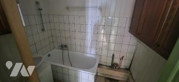 Appartement à rénover au RDC d'une petite copro du centre ville