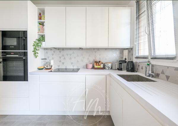 Appartement
         2 pièces
        - 56 m² Exclusivité 440 000 € *