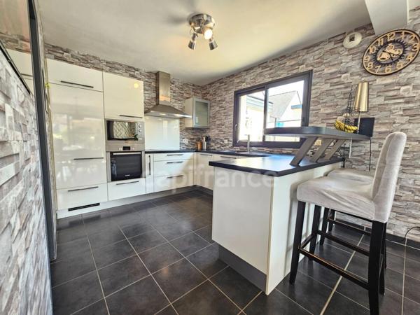 À vendre – Maison contemporaine à Pleuven, 115 m² sur 495 m² de terrain - 4 chambres – vie de plain-pied – proche mer