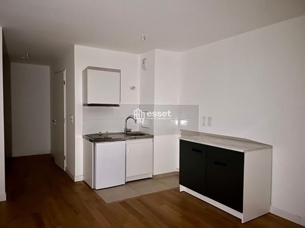 Location Studio 29.8 m² - Paris 75013