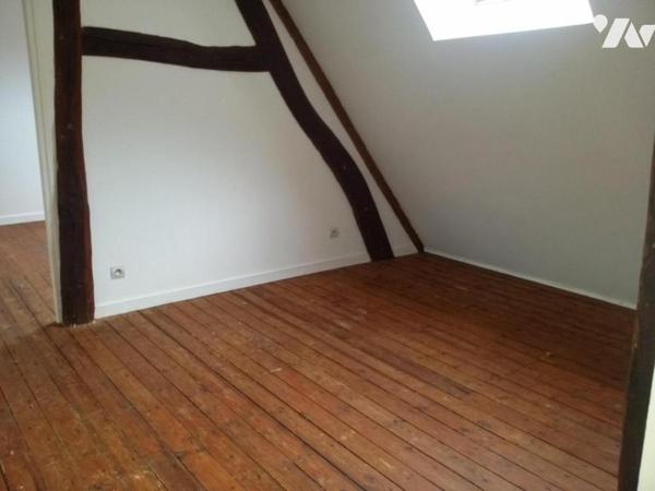 ORBEC CENTRE VILLE IMMEUBLE DE RAPPORT DEUX APPARTEMENTS LOUES 