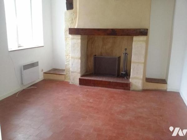 ORBEC CENTRE VILLE IMMEUBLE DE RAPPORT DEUX APPARTEMENTS LOUES 