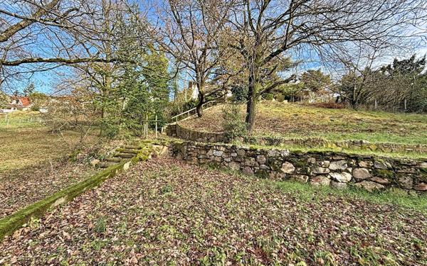 Maison à vendre    5 pièces •  Saint-Just-Saint-Rambert