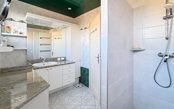 Maison à vendre    5 pièces •  Saint-Just-Saint-Rambert