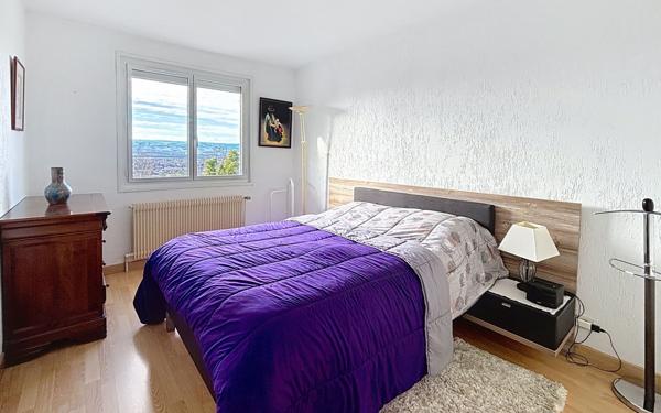 Maison à vendre    5 pièces •  Saint-Just-Saint-Rambert