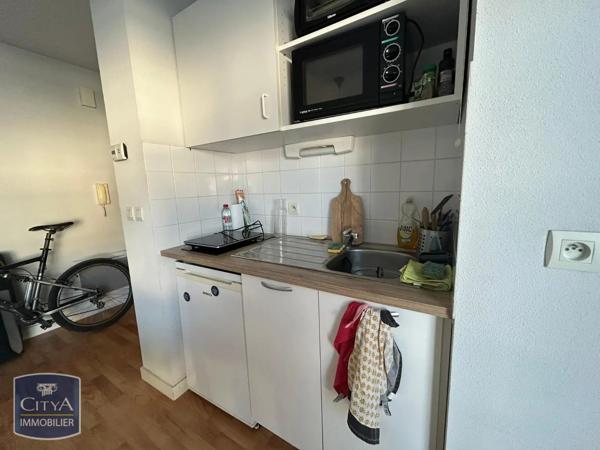 Appartement à louer 1 pièce 24.79m² Laval (53000)