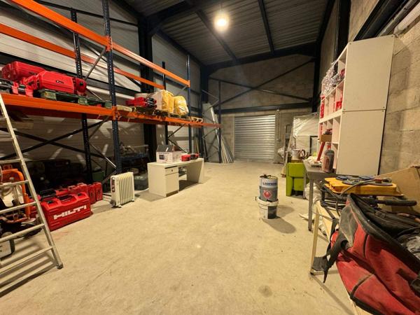 ENTREPOTS AVEC BUREAUX