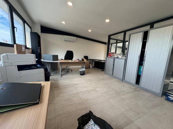 ENTREPOTS AVEC BUREAUX