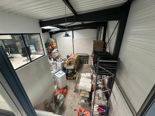 ENTREPOTS AVEC BUREAUX