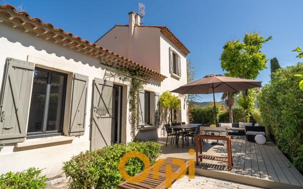 Maison à vendre    5 pièces • 110 m2 Carqueiranne