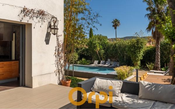 Maison à vendre    5 pièces • 110 m2 Carqueiranne