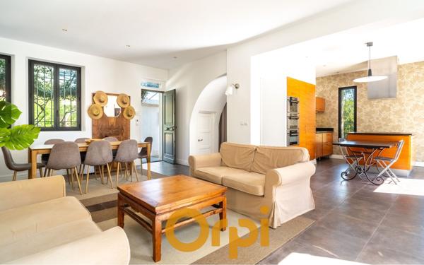 Maison à vendre    5 pièces • 110 m2 Carqueiranne