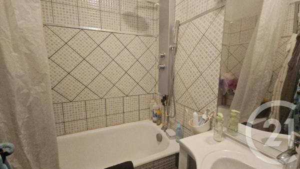 Appartement T3 à vendre  3 pièces - 56,40 m 2   MARSEILLE  - 13015