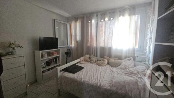 Appartement T3 à vendre  3 pièces - 56,40 m 2   MARSEILLE  - 13015