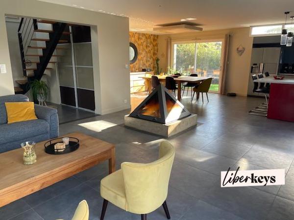 Maison 6 Pièces · 180 m² · Montreuil-Juigné 49460