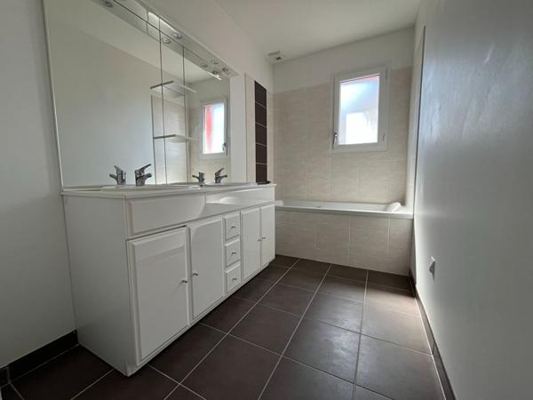 Maison Saint Herblain 6 pièce(s) 113.41 m2