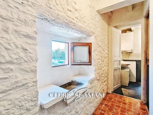 EN EXCLUSIVITE - MAISON DE VILLAGE EN R+2 52 m2 - 2 CHAMBRES - 1 BUREAU