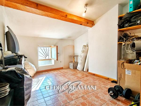 EN EXCLUSIVITE - MAISON DE VILLAGE EN R+2 52 m2 - 2 CHAMBRES - 1 BUREAU