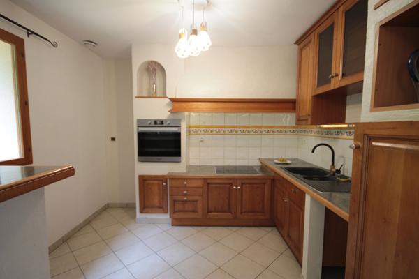 Pavillon 4 chambres sur sous-sol total proche EPERNON
