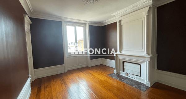 Location Appartement 4 pièces 135.9 m² - Roanne 42300