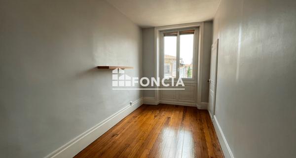 Location Appartement 4 pièces 135.9 m² - Roanne 42300