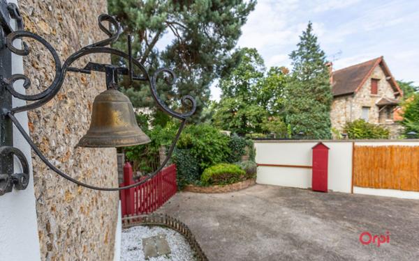 Maison à vendre    6 pièces •  Sainte-Geneviève-des-Bois