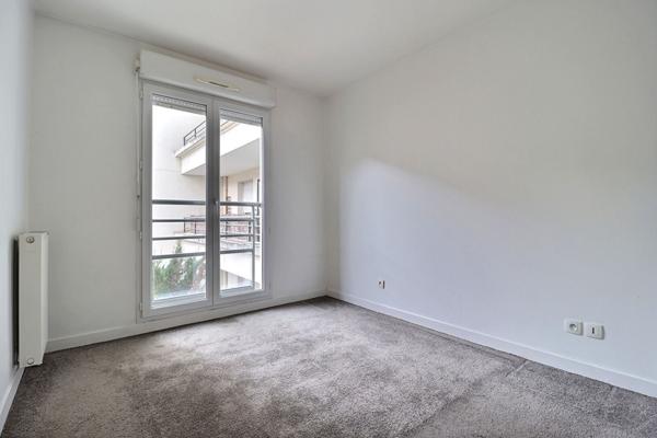 À VENDRE Appartement 3 pièces de 66 m² avec balcon, parking et cave