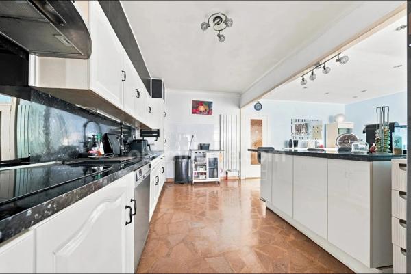 ALFORTVILLE (94) - MAISON 130 m² - 5 PIECES - JARDIN - DEPENDANCE COMMERCIALE