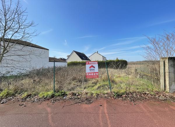 A vendre à la queue en brie, terrain constructible de 453 m² !