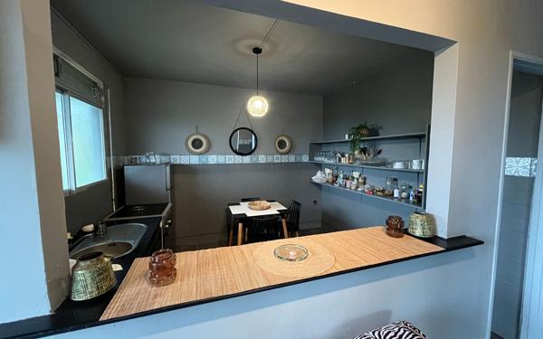 Maison à vendre    7 pièces • 198 m2 Fort-de-France