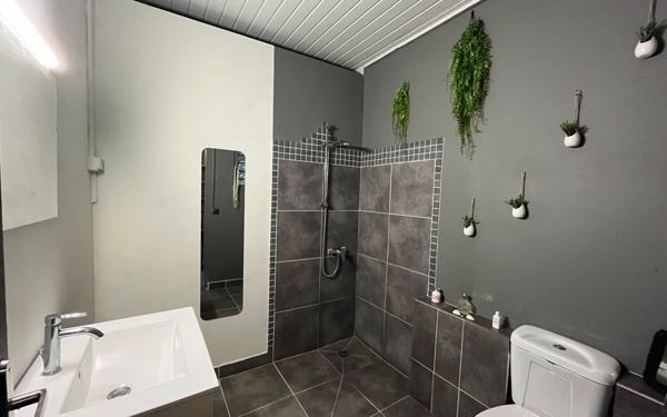 Maison à vendre    7 pièces • 198 m2 Fort-de-France