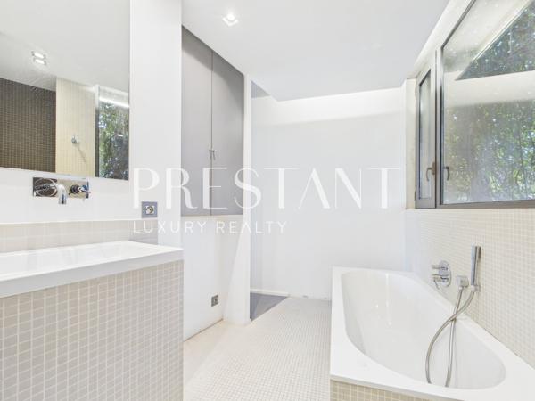 Vente villa contemporaine d’architecte 330 m² à Anglet Chiberta. Vue golf et lac, 5 suites, piscine , Proximité plages., ANGLET