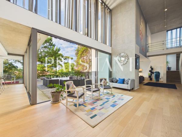 Vente villa contemporaine d’architecte 330 m² à Anglet Chiberta. Vue golf et lac, 5 suites, piscine , Proximité plages., ANGLET