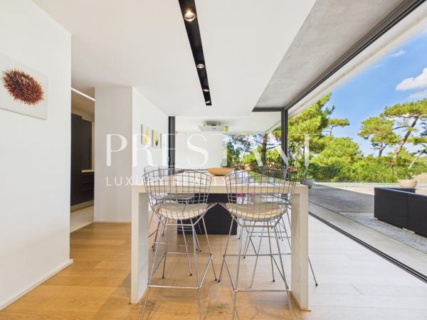 Vente villa contemporaine d’architecte 330 m² à Anglet Chiberta. Vue golf et lac, 5 suites, piscine , Proximité plages., ANGLET