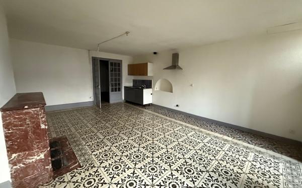 Appartement à louer    2 pièces • 59 m2 Saint-Léonard-de-Noblat