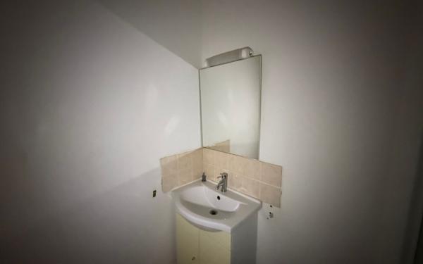 Appartement à louer    2 pièces • 59 m2 Saint-Léonard-de-Noblat