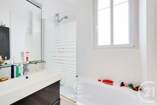 Appartement F3 à vendre  3 pièces - 59,04 m 2   PARIS  - 75015