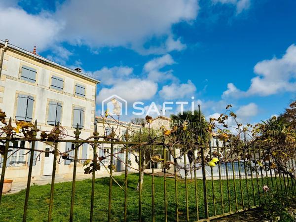 Maison en pierres de caractère- Beaux volumes - Grand jardin - Piscine