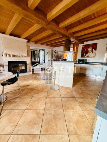 Maison en pierres de caractère- Beaux volumes - Grand jardin - Piscine