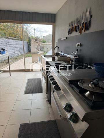 Maison en pierres de caractère- Beaux volumes - Grand jardin - Piscine