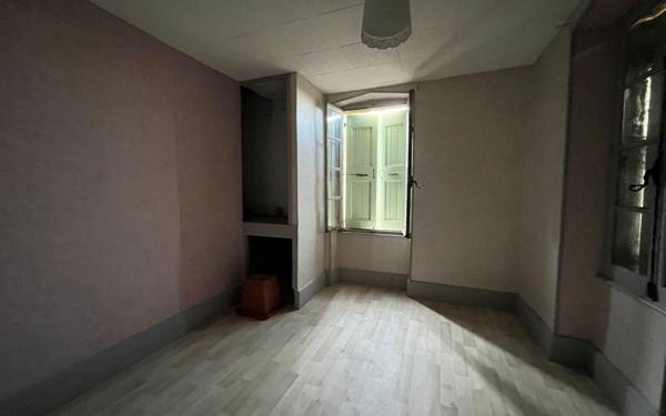 Maison à vendre    4 pièces • 100 m2 Saint-Donat-sur-l'Herbasse