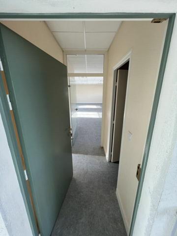 SAINT-AVERTIN LES GRANGES GALAND BUREAUX A VENDRE DE 268 M² 9 PARKINGS