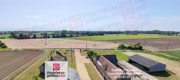 À vendre  Ancien corps de ferme  - sur plus de 5 hectares de terrain