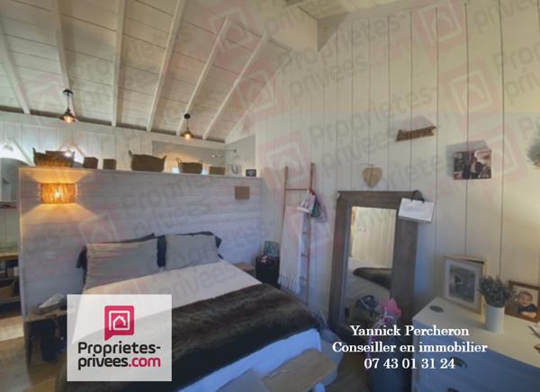 À vendre  Ancien corps de ferme  - sur plus de 5 hectares de terrain