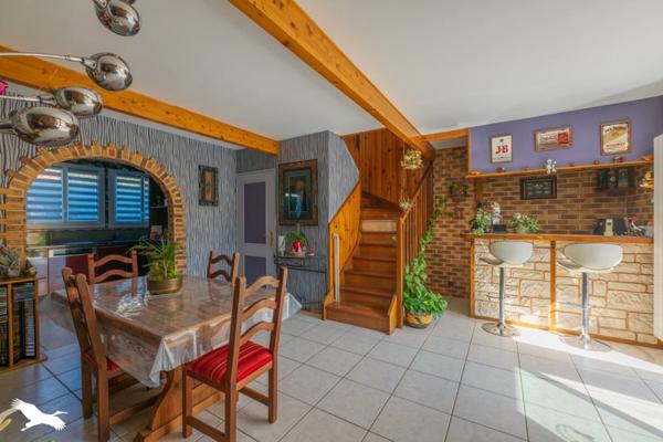 Maison à vendre |  Voisins-le-Bretonneux |  6 pièces | 146 m²